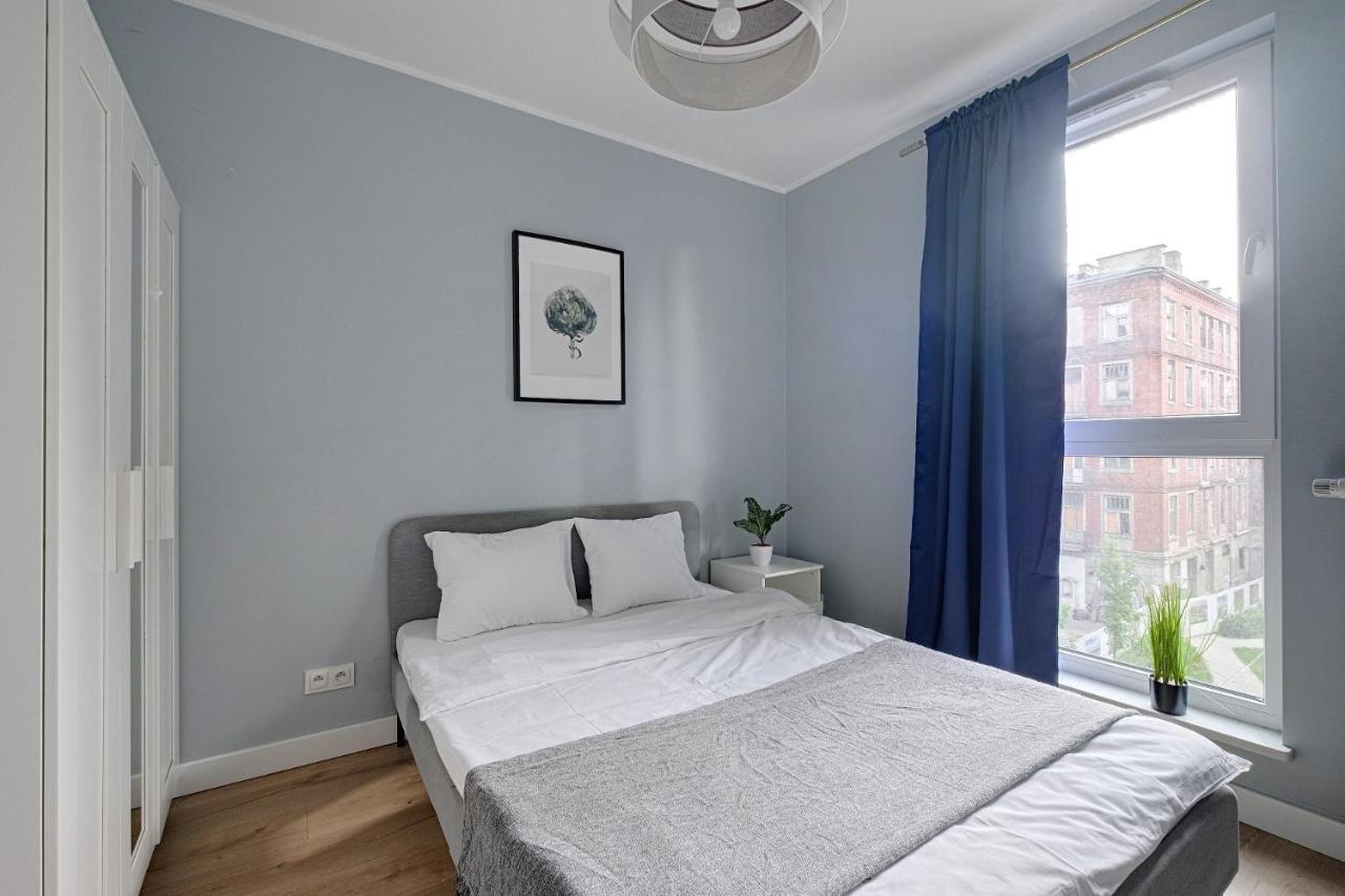 2Br Apt Strzelecka 24 With Balcony Apartment Warsaw Luaran gambar
